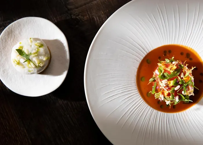 Отель La Ferme Saint Simeon & - Relais & Chateaux