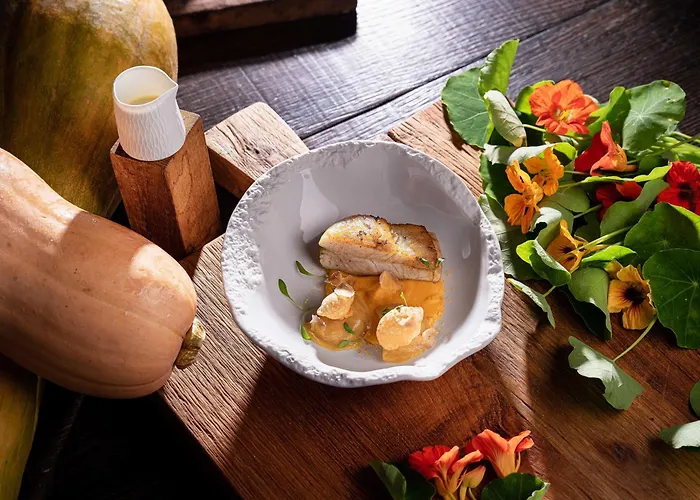 Отель La Ferme Saint Simeon & - Relais & Chateaux